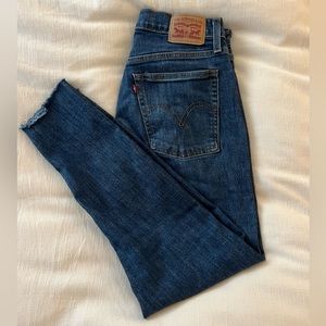 Button Fly Wedgie Skinny Levi’s